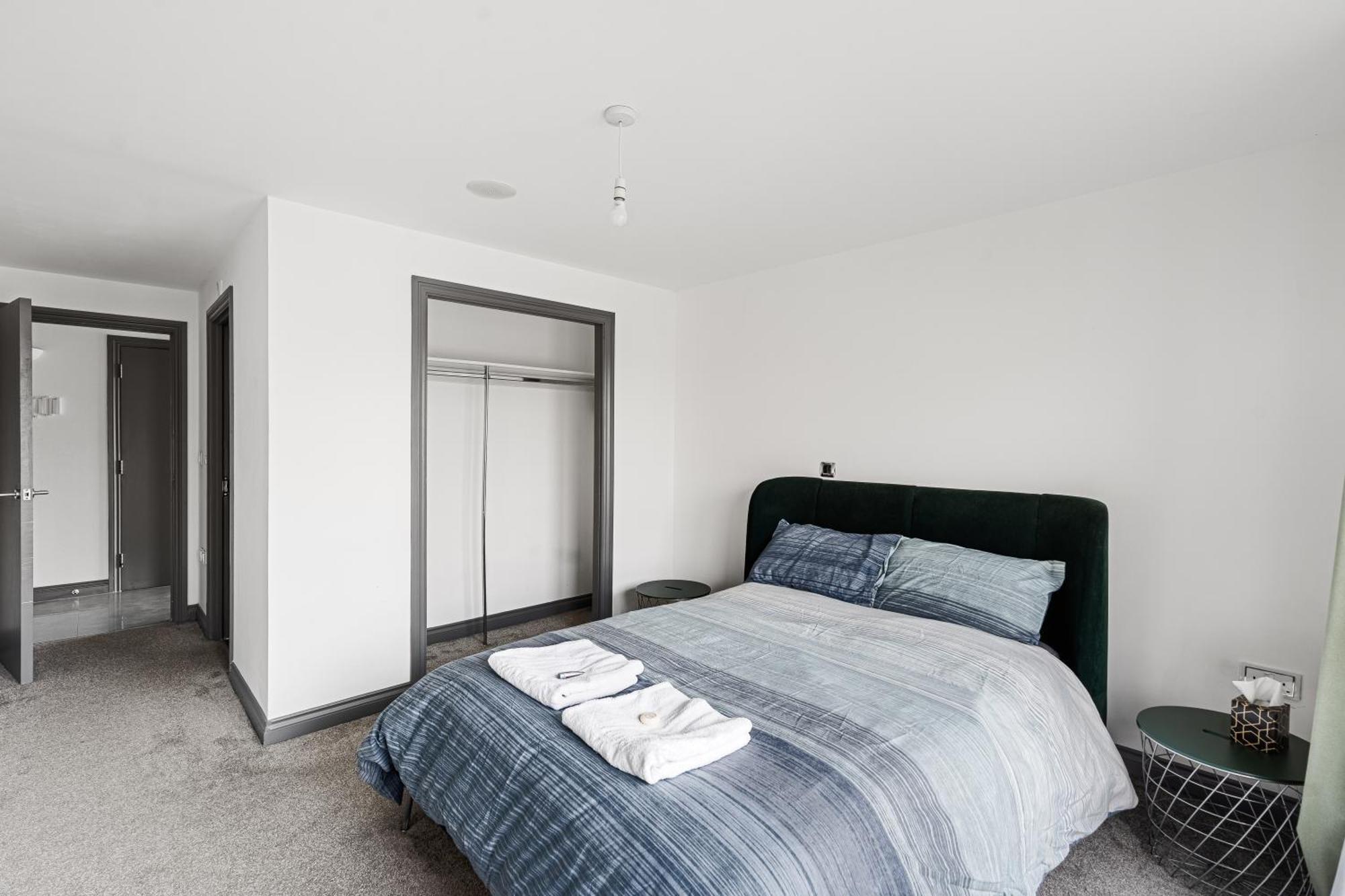 Long Letting - Luxurious 3 Bedroom Penthouse In City Centre - Parking Included! Τσέλμσφορντ Εξωτερικό φωτογραφία
