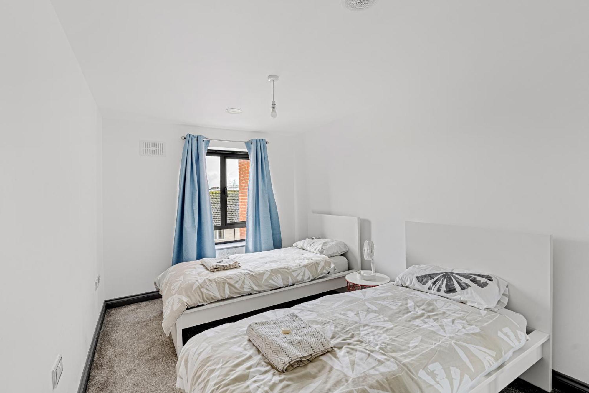 Long Letting - Luxurious 3 Bedroom Penthouse In City Centre - Parking Included! Τσέλμσφορντ Εξωτερικό φωτογραφία